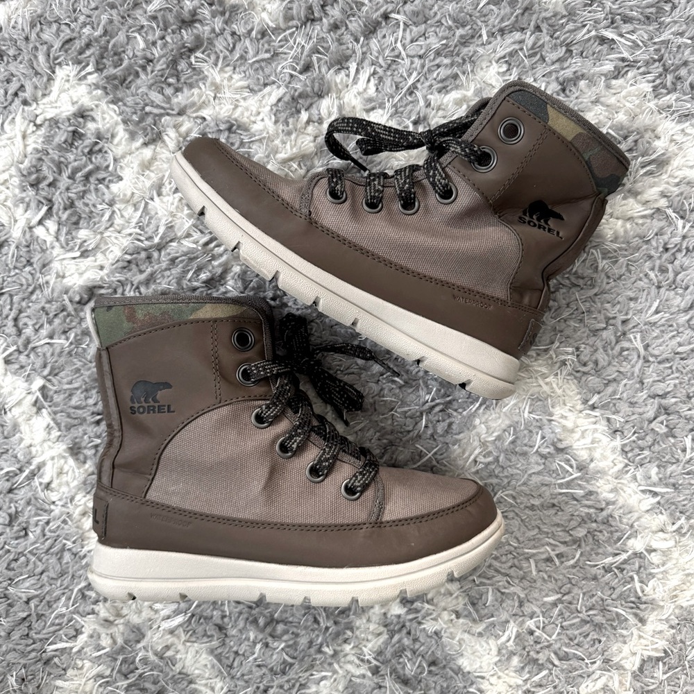 Sorel Women's Brown and Cream Boots